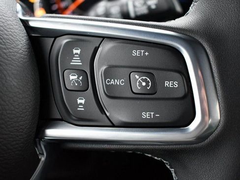 Used 2026 Jeep Wrangler Unlimited Sahara AWD/4WD image 20