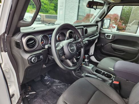 Used 2023 Jeep Wrangler Unlimited Sport AWD/4WD image 13