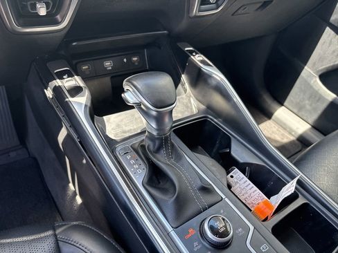 Used 2023 Kia Sorento S w/ Panoramic Sunroof Package AWD/4WD image 10