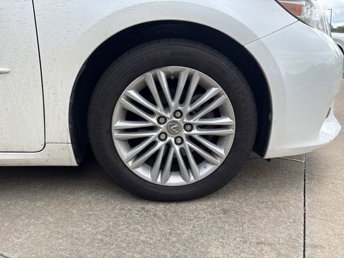 Used 2014 Lexus ES 350 w/ Luxury Package image 13