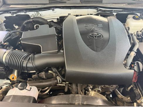 Certified 2023 Toyota Tacoma TRD Off-Road AWD/4WD image 35