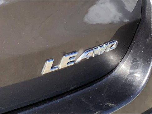 Used 2016 Toyota Highlander LE image 10