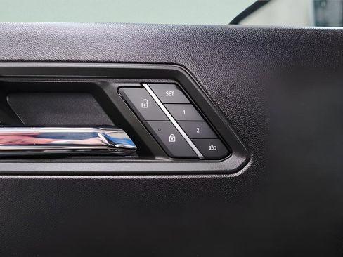 Used 2023 GMC Canyon AT4 w/ AT4 Premium Package image 26