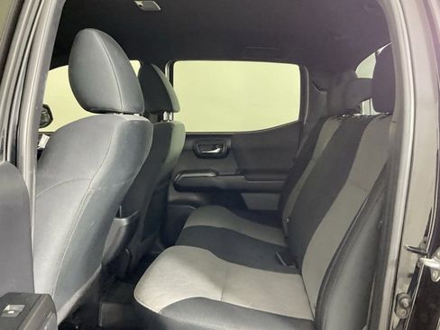Used 2021 Toyota Tacoma TRD Off-Road image 13