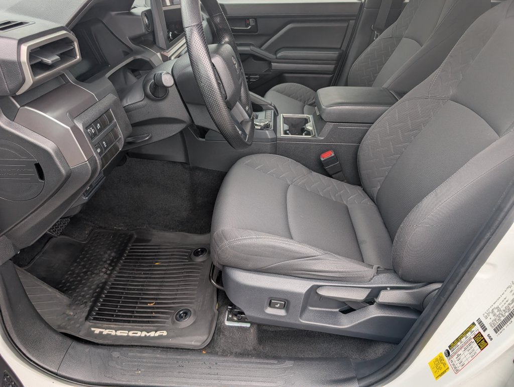 Certified 2025 Toyota Tacoma SR5 AWD/4WD image 12