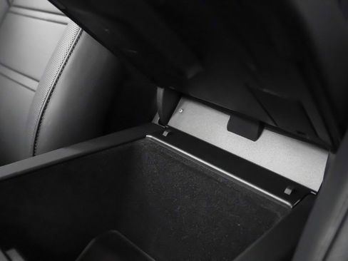 Certified 2025 Porsche Cayenne S image 34