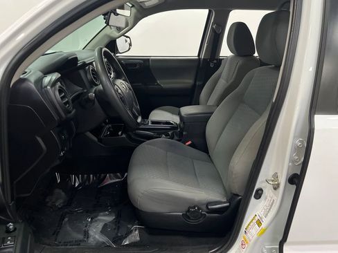 Used 2020 Toyota Tacoma SR w/ SR Convenience Package RWD image 10