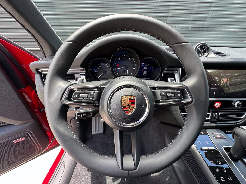 Used 2026 Porsche Macan AWD/4WD image 28