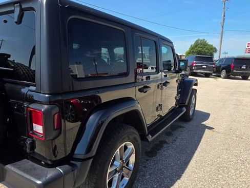 Used 2021 Jeep Wrangler Unlimited Sahara w/ Uconnect 4C Nav & Sound Group AWD/4WD image 6