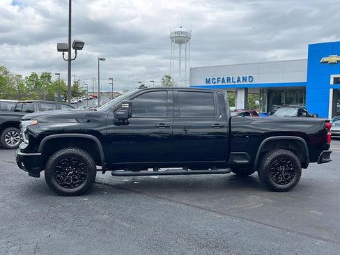 Used 2024 Chevrolet Silverado 3500 LTZ w/ LTZ Plus Package AWD/4WD image 2