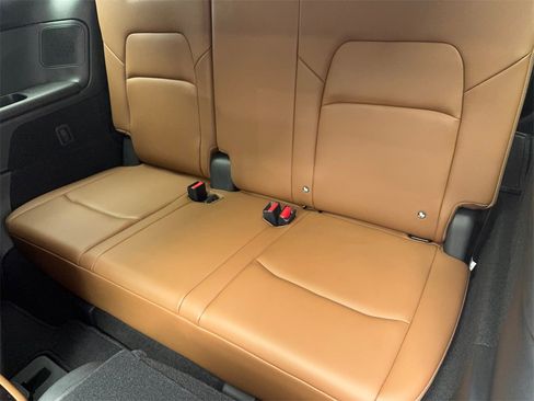 Used 2025 Nissan Pathfinder Platinum image 43