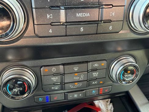 Used 2019 Ford F150 Platinum w/ Equipment Group 701A Luxury AWD/4WD image 11