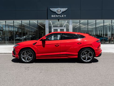 Used 2022 Lamborghini Urus AWD/4WD image 5