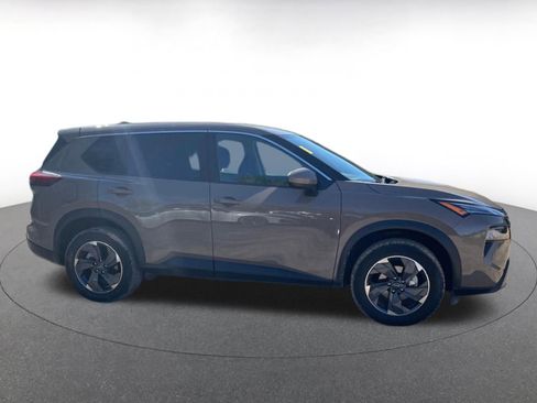 Used 2025 Nissan Rogue SV image 18