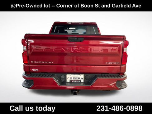 Used 2020 Chevrolet Silverado 1500 Custom w/ Custom Value Package AWD/4WD image 4