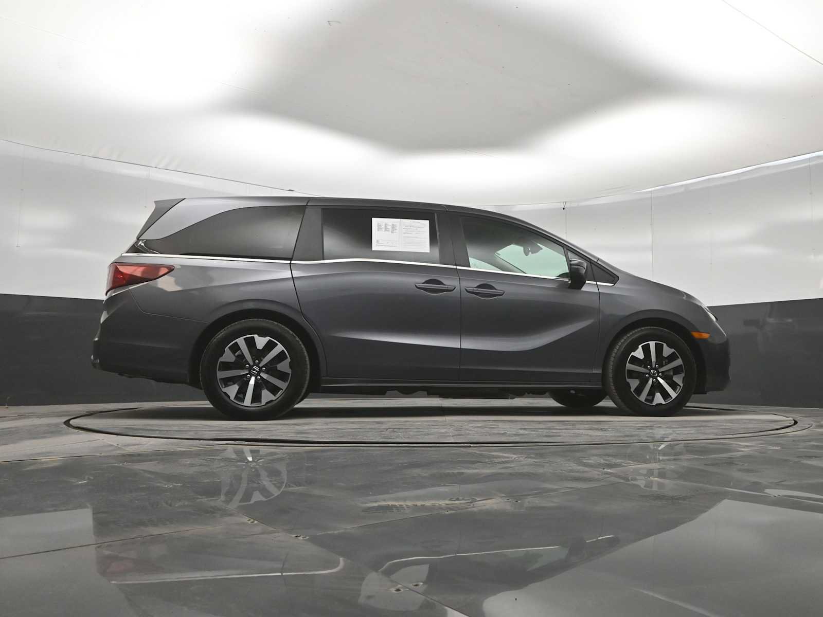 Used 2025 Honda Odyssey EX-L image 41