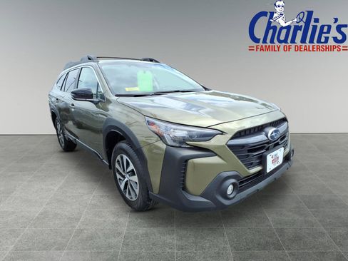 Certified 2025 Subaru Outback Premium AWD/4WD image 3