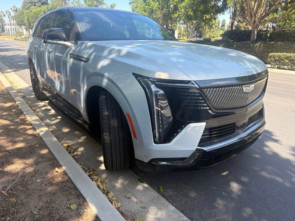 Used 2025 Cadillac Escalade IQ Sport 2 w/ LPO, ONYX Package AWD/4WD image 3