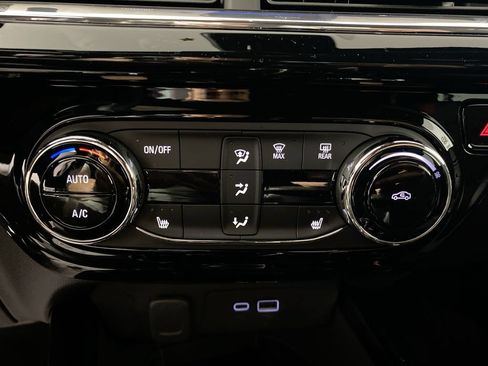 Used 2026 Chevrolet Trax RS w/ Sunroof Package FWD image 18