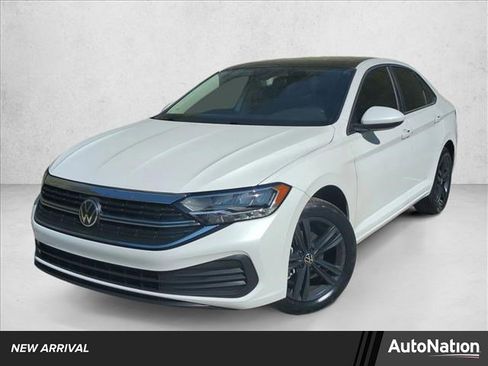 Used 2023 Volkswagen Jetta SE image 1