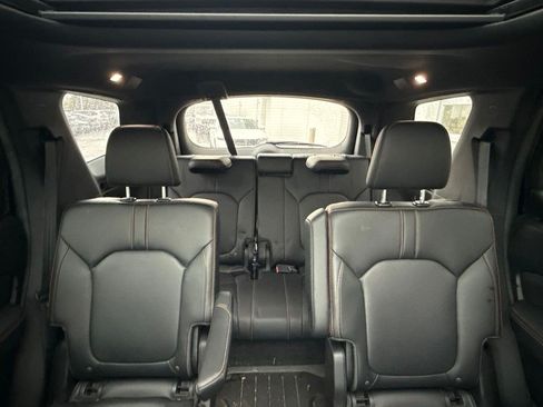 Used 2025 Honda Pilot TrailSport image 13