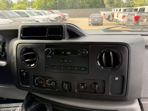 Used 2014 Ford E-150 and Econoline 150 RWD image 19