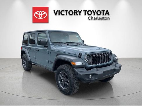 Used 2024 Jeep Wrangler Sport S image 5