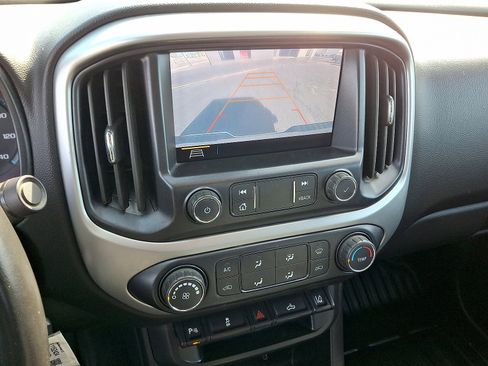 Used 2020 Chevrolet Colorado LT w/ Safety Package AWD/4WD image 7