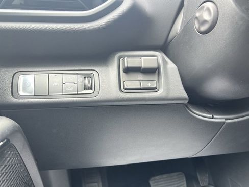 New 2025 Chevrolet Silverado EV LT image 18