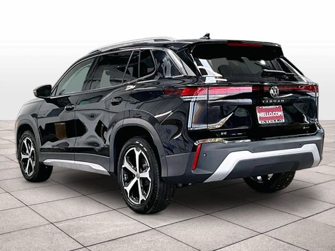 New 2026 Volkswagen Tiguan SE image 3