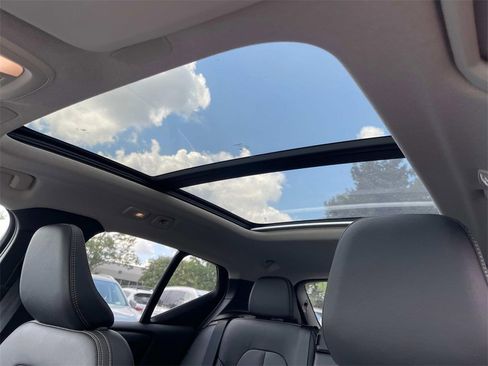 New 2026 Volvo XC40 B5 Plus w/ Protection Package Premier image 24