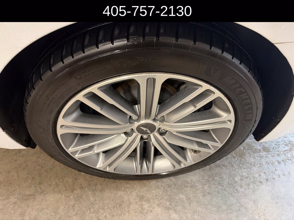 Used 2018 Genesis G80 3.8 RWD image 9