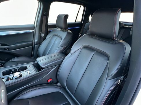 Used 2024 Jeep Wagoneer Launch Edition image 18