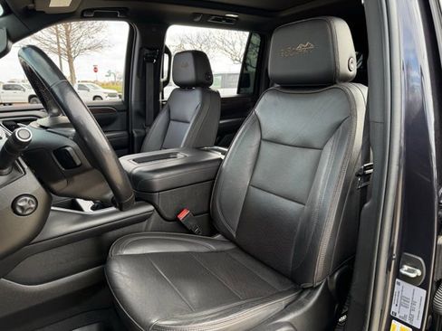 Used 2022 Chevrolet Suburban High Country image 26