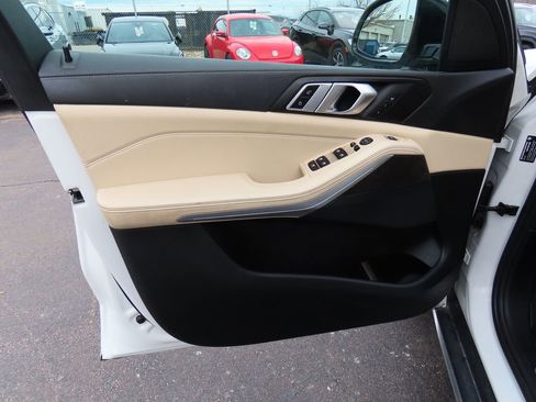 Used 2022 BMW X5 xDrive40i w/ Premium Package image 23