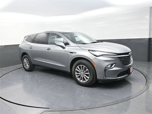 Used 2024 Buick Enclave Premium image 9