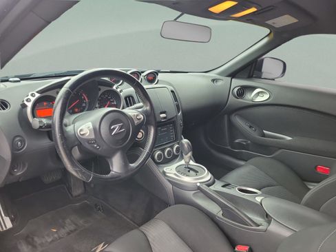 Used 2015 Nissan 370Z Coupe image 8