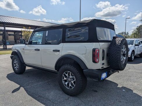 New 2025 Ford Bronco Badlands image 6
