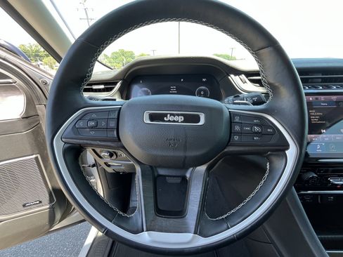 Used 2022 Jeep Grand Cherokee L Limited RWD image 19