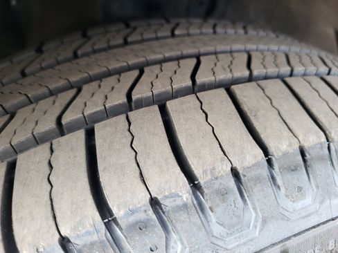 Used 2020 Toyota Highlander XLE image 22