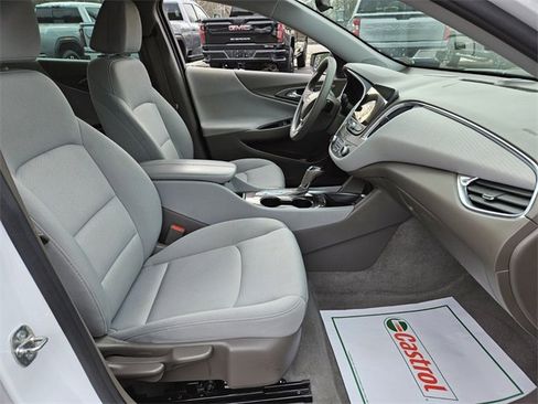 Used 2020 Chevrolet Malibu LT image 17