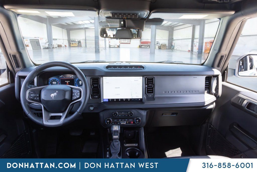 Used 2025 Ford Bronco Badlands AWD/4WD image 4