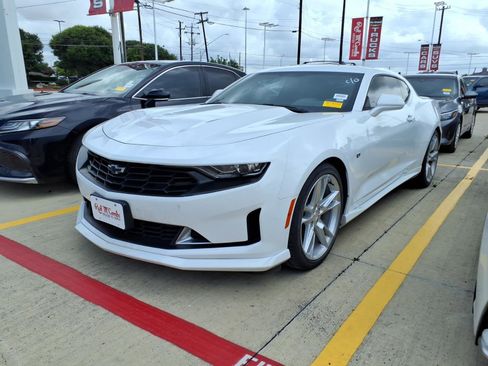 Used 2022 Chevrolet Camaro LT w/ LPO, Ground Effects Package RWD image 1