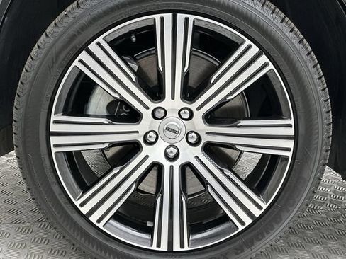 Certified 2024 Volvo XC90 T8 Ultimate w/ Protection Package Premier AWD/4WD image 10