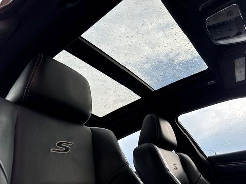 Used 2022 Chrysler 300 S image 13