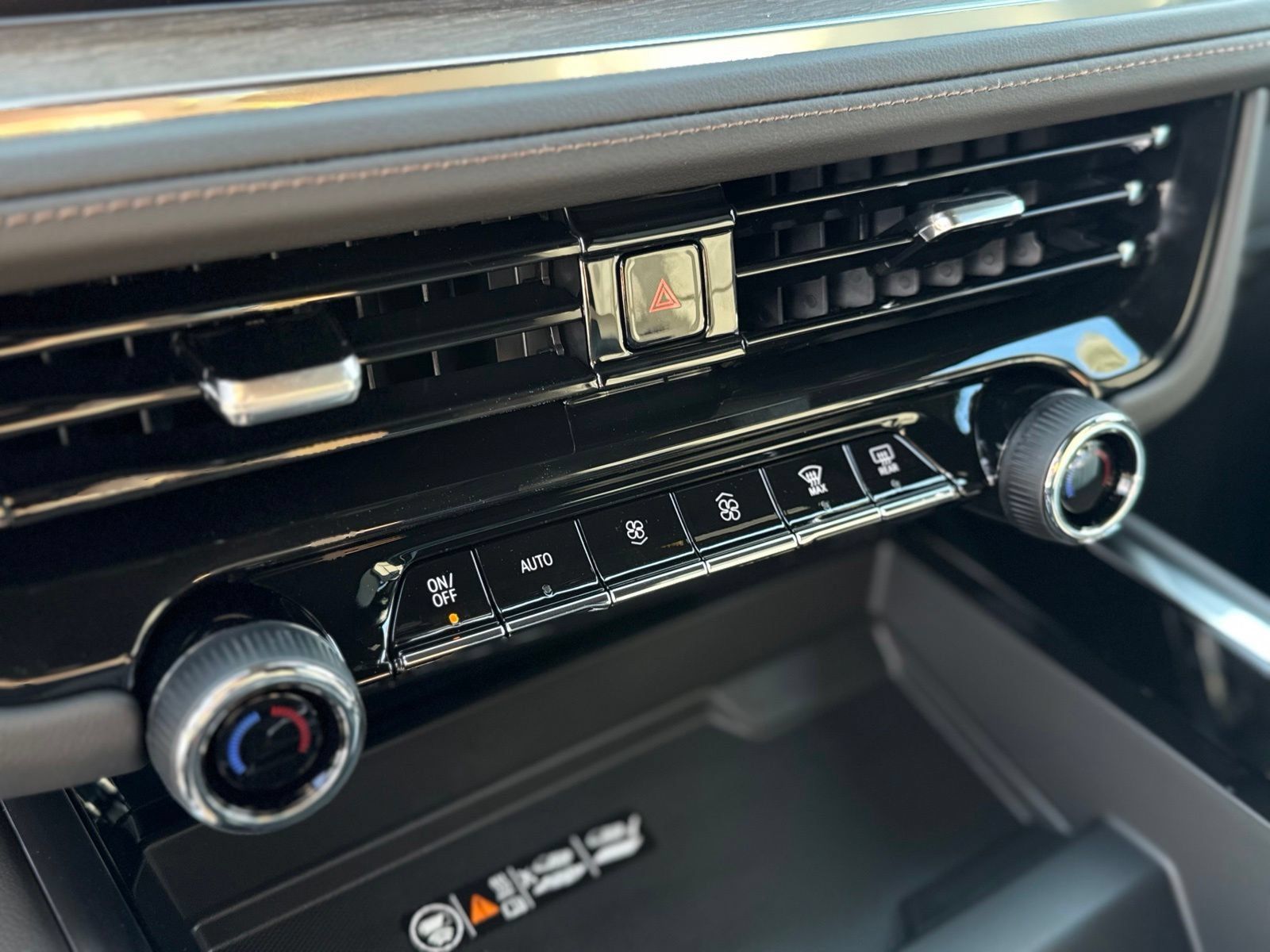New 2026 Chevrolet Tahoe High Country AWD/4WD image 29