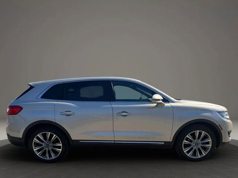 Used 2017 Lincoln MKX Reserve w/ Lincoln MKX Climate Package AWD/4WD image 4