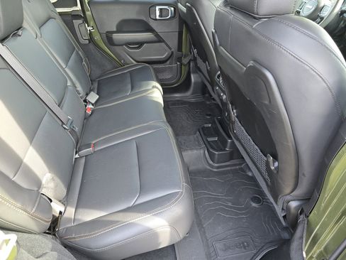 Used 2024 Jeep Wrangler Unlimited Sahara w/ Technology Group image 25