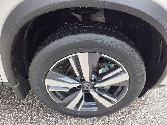 Used 2023 Nissan Rogue Platinum w/ Platinum Premium Package FWD image 10