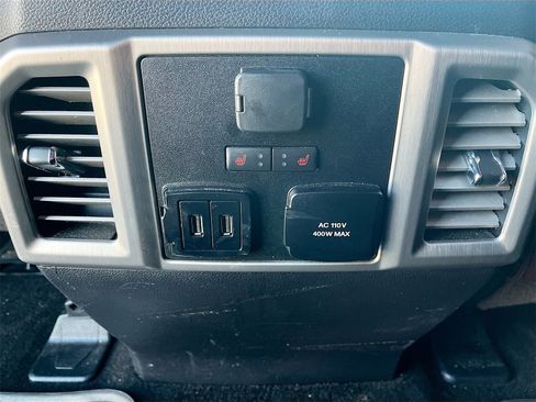 Used 2017 Ford F150 Platinum w/ Equipment Group 701A Luxury image 26